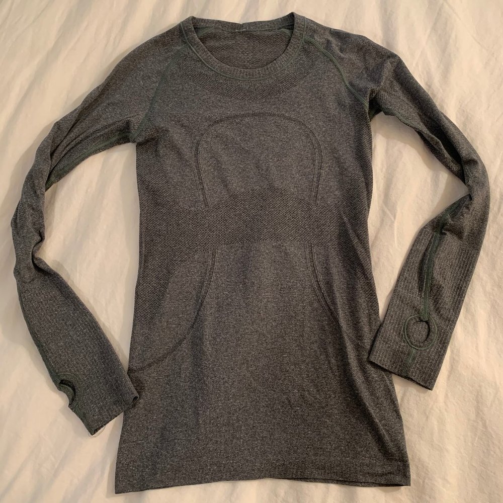 Lululemon Grey Long Sleeve Fitted Shirt